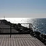 Captains Corner Strandstudio Fuer Zwei, Maritim & Nur Wenige Schritte Zum Parkplatz Inkl Fehmarn
