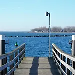 Apartment Captains Corner Strandstudio Fuer Zwei, Maritim & Nur Wenige Schritte Zum Parkplatz Inkl Fehmarn