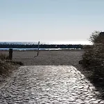 Apartment Captains Corner Strandstudio Fuer Zwei, Maritim & Nur Wenige Schritte Zum Parkplatz Inkl Fehmarn